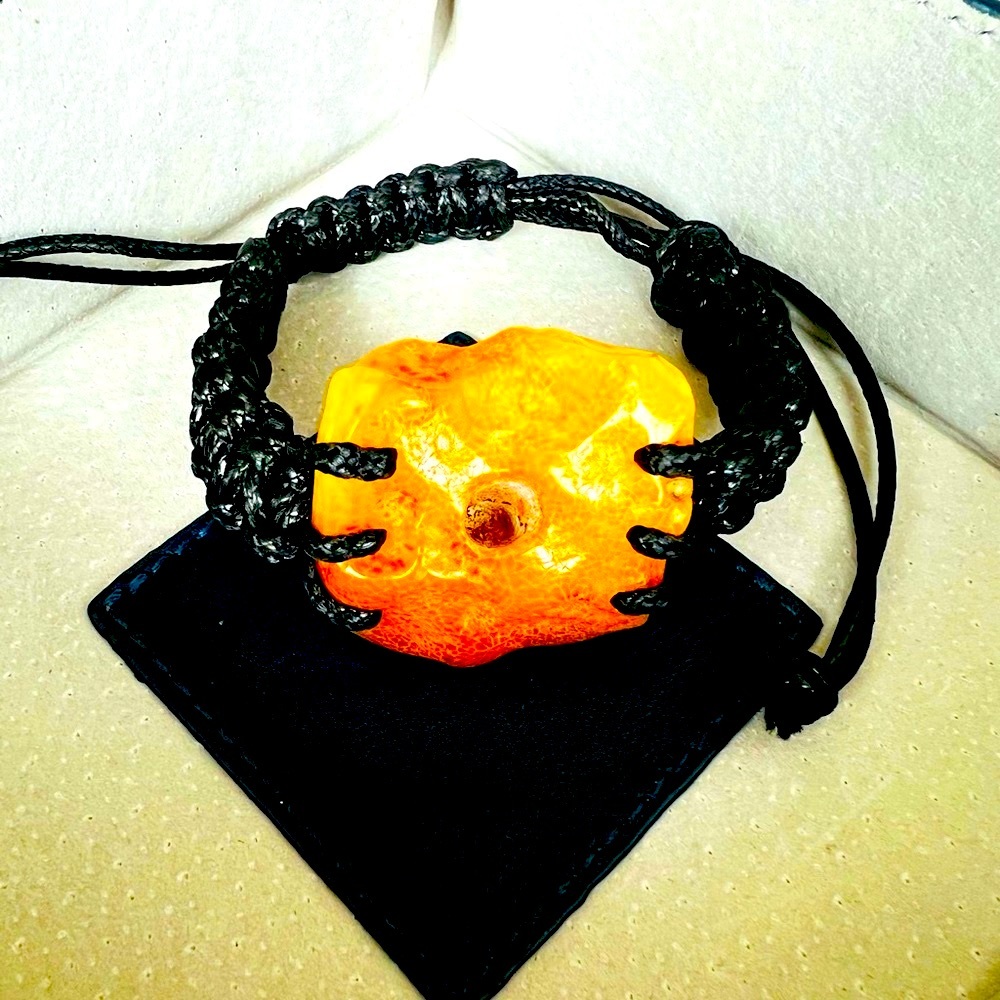 A precious, healing Bracelet X made of Baltic amber
